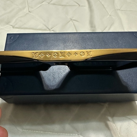 Mens . Louis Vuitton. (New authentic 100%  Z1502W 
Evidence Sunglasses - Picture 5 of 11